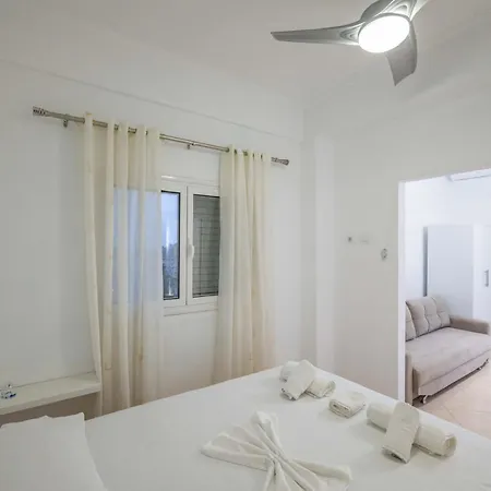 Sunset In Appartement Saranda